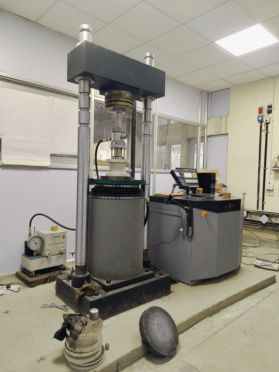 Hoek Tri-axial test